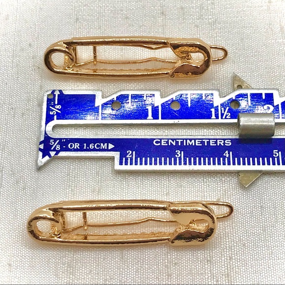 🧷🧷Gold Safety Pin Barrettes🧷🧷 - Picture 4 of 6
